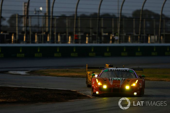 #64 Scuderia Corsa Ferrari 488 GT3, GTD: Bill Sweedler, Townsend Bell, Frankie Montecalvo, Sam Bird