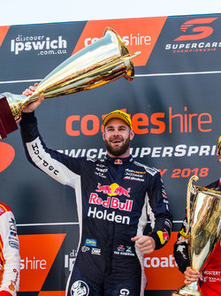 Podium: race winner Shane van Gisbergen, Triple Eight Race Engineering Holden