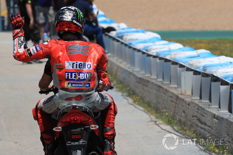 Jorge Lorenzo, Ducati Team, after carsh