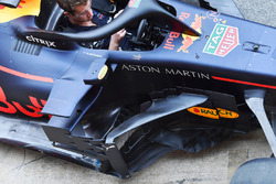 Red Bull Racing RB14 sidepod and barge board detail