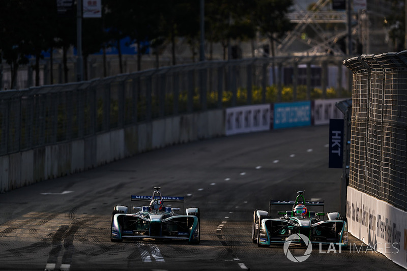 Antonio Felix Da Costa, Andretti Formula E, leads Nelson Piquet Jr., Jaguar Racing