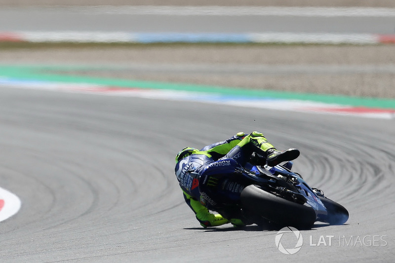 La chute de Valentino Rossi, Yamaha Factory Racing