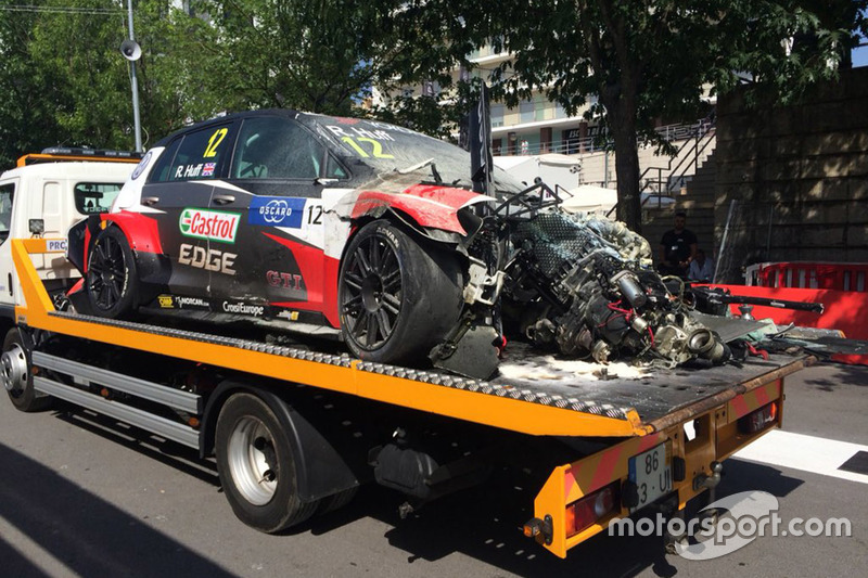 car of Rob Huff, Sébastien Loeb Racing Volkswagen Golf GTI TCR after his crash