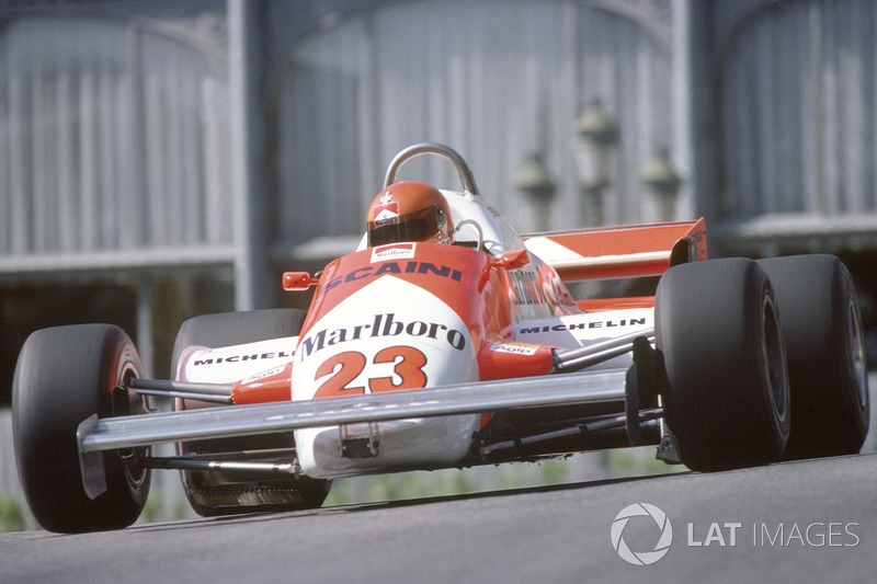 O time evoluiu em 1981, mas ainda estava longe de ter um equipamento competitivo. Em seu último ano completo na F1, Mario Andretti andou ao lado de Bruno Giacomelli, que conquistou o primeiro pódio para a equipe na última prova do ano, em Las Vegas.