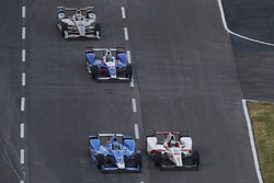 Tony Kanaan, Chip Ganassi Racing Honda Tristan Vautier, Dale Coyne Racing Honda