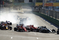 Start: Lewis Hamilton, Mercedes AMG F1 W08, Valtteri Bottas, Mercedes AMG F1 W08, Sebastian Vettel, Ferrari SF70H, Kimi Raikkonen, Ferrari SF70H, Max Verstappen, Red Bull Racing RB16