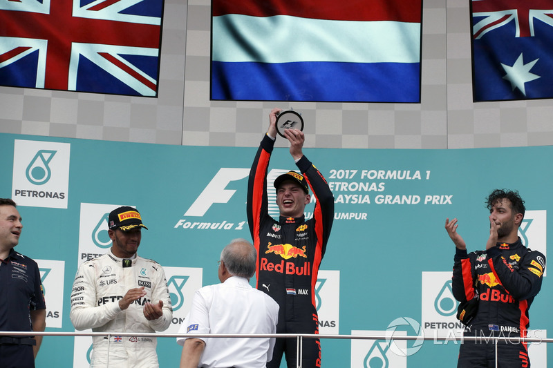 Podium: second place Lewis Hamilton, Mercedes AMG F1, Race winner Max Verstappen, Red Bull Racing, third place Daniel Ricciardo, Red Bull Racing