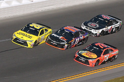 Matt Kenseth, Joe Gibbs Racing Toyota, Denny Hamlin, Joe Gibbs Racing Toyota, Martin Truex Jr., Furn