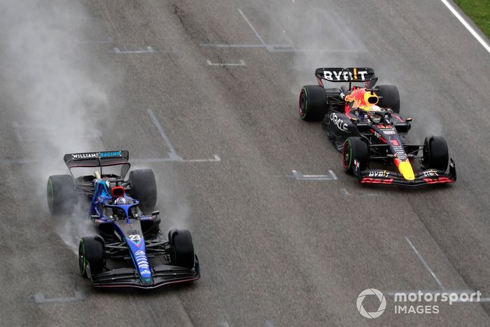 Alex Albon, Williams FW44, Max Verstappen, Red Bull Racing RB18