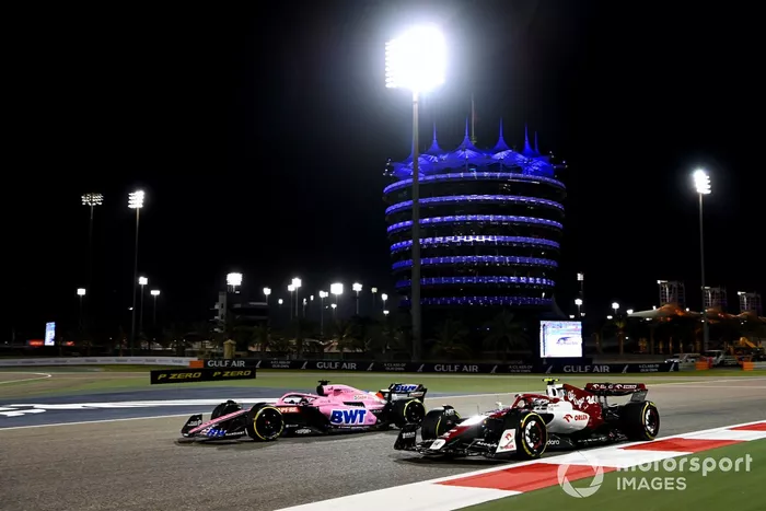 Fernando Alonso, Alpine A522, Guanyu Zhou, Alfa Romeo C42