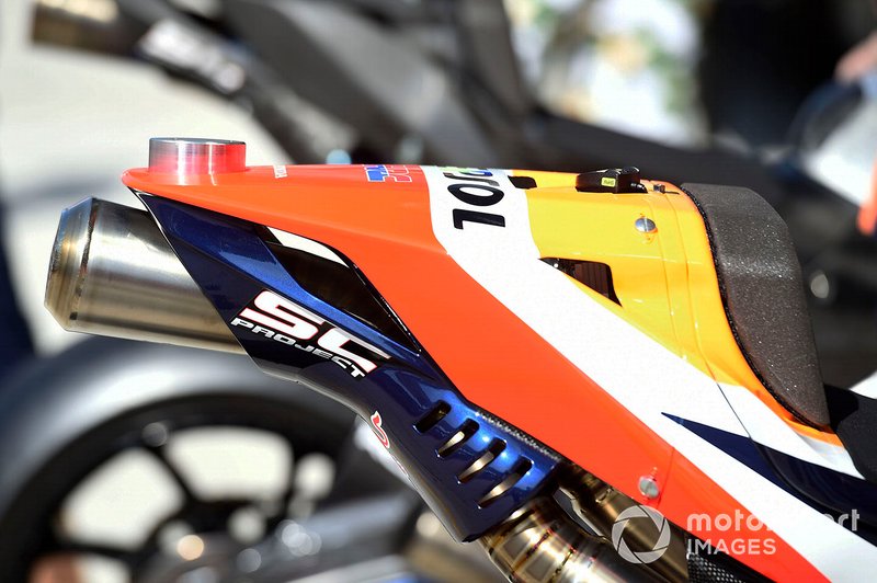Dettaglio della moto del Team Repsol Honda