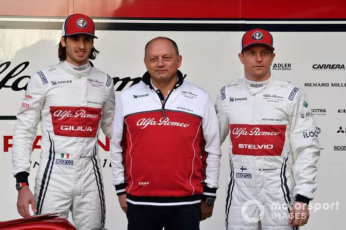 Kimi Raikkonen, Alfa Romeo Racing, Antonio Giovinazzi, Alfa Romeo Racing, Frédéric Vasseur, team principal Alfa Romeo Racing