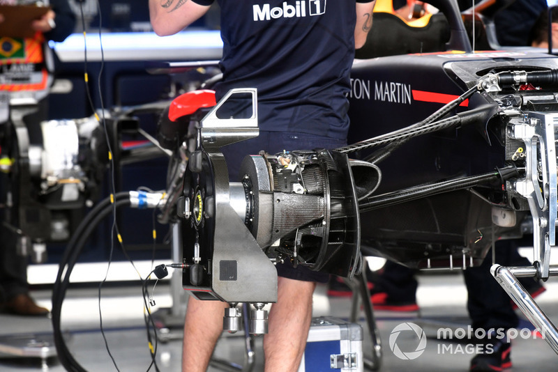 Red Bull Racing RB14 front brake and wheel hub