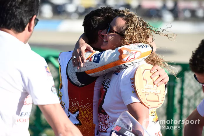 Marc Marquez, Repsol Honda Team, con la madre