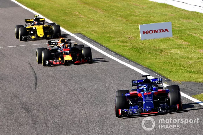 Brendon Hartley, Scuderia Toro Rosso STR13, Daniel Ricciardo, Red Bull Racing RB14 y Carlos Sainz Jr., Renault Sport F1 Team R.S. 18