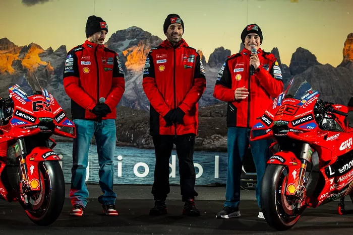 Campeones en pista con Marc Márquez y Francesco Bagnaia, equipo Ducati