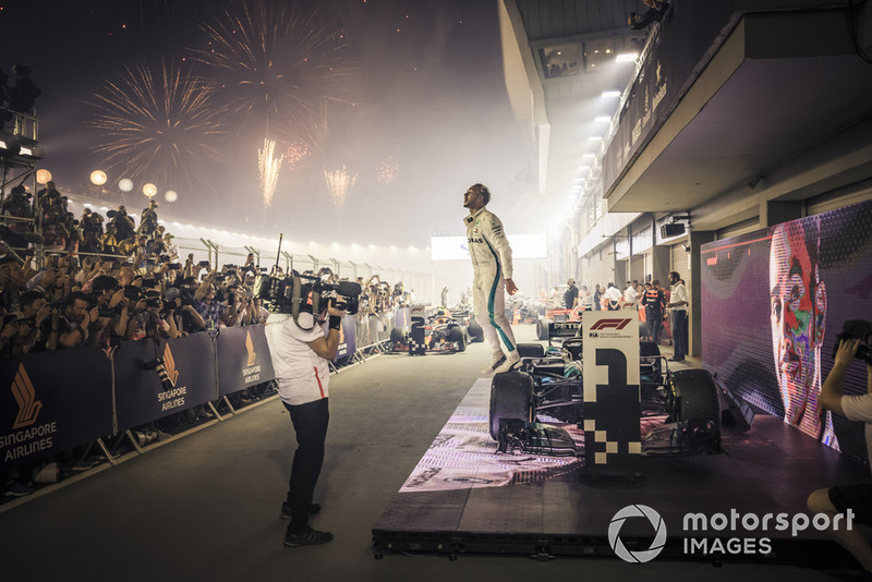 Laten we genieten van Lewis Hamilton