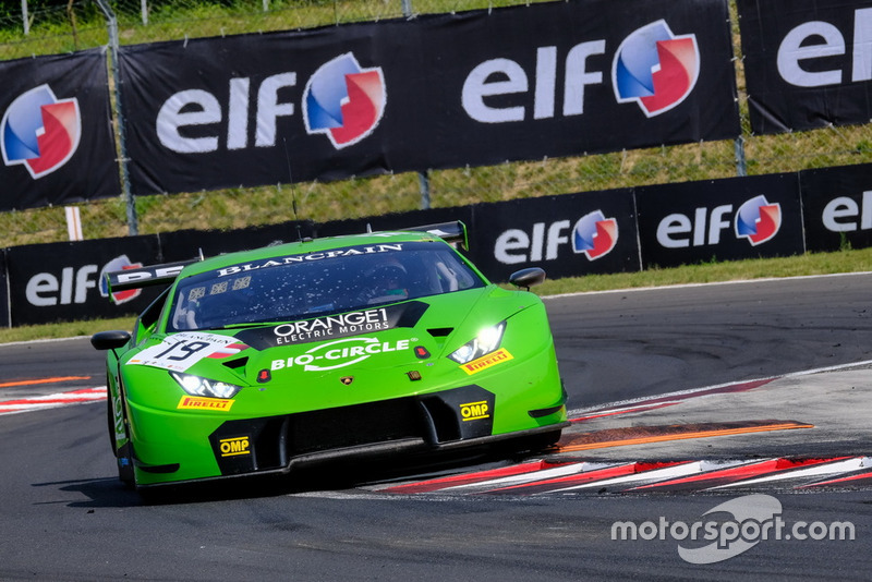 #19 GRT Grasser Racing Team Lamborghini Huracan GT3: Ezequiel Perez Companc, Andrea Caldarelli