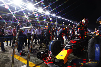 Max Verstappen, Red Bull Racing RB14, sulla griglia