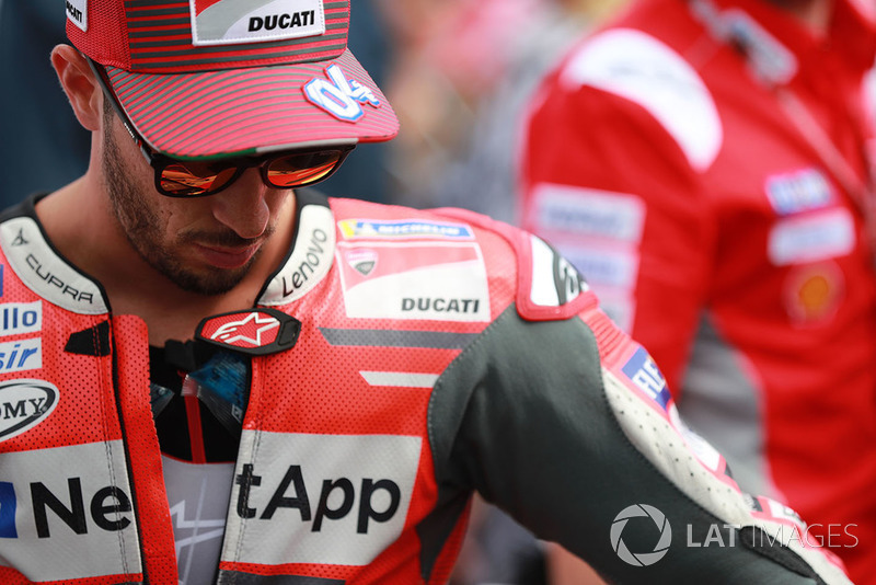 Andrea Dovizioso: "Eu queria ultrapassar o Jorge, mas não consegui porque o seu estilo de pilotagem o deixa em pé no meio da curva"
