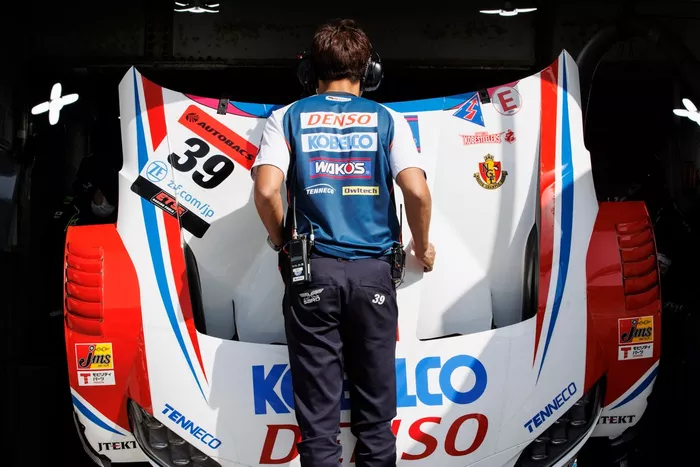 #39 DENSO KOBELCO SARD GR Supra