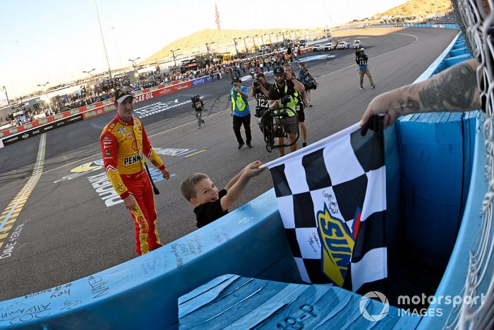 El Campeón de la Copa Nascar Joey Logano, Equipo Penske, Ford Mustang