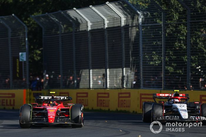 Carlos Sainz, Ferrari SF-23, Yuki Tsunoda, AlphaTauri AT04