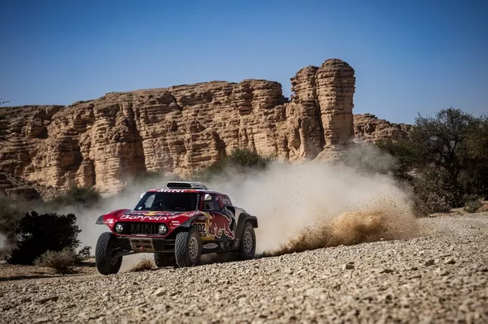 #302 JCW X-Raid Team: Stephane Peterhansel, Paulo Fiuza