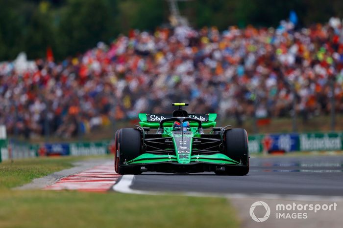 Zhou Guanyu, Stake F1 Team Kick Sauber C44