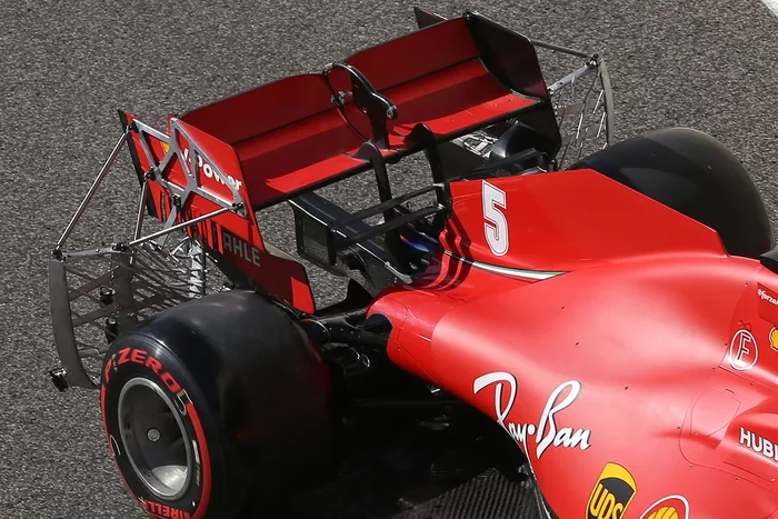Detalle del alerón trasero del Ferrari SF1000 con sensores