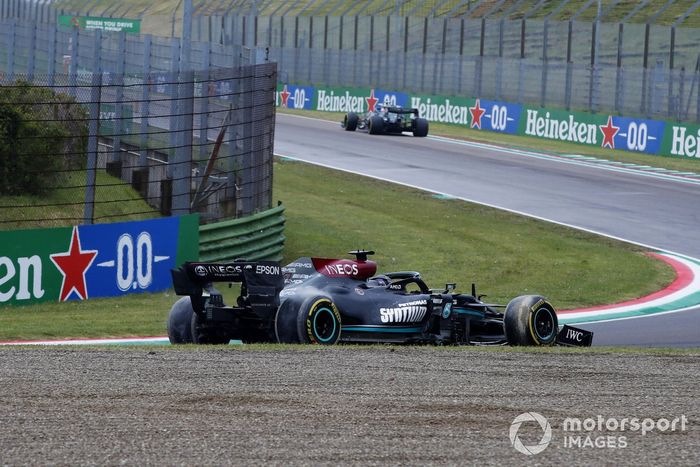 Lewis Hamilton, Mercedes W12 se despista