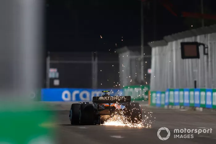 Saltan chispas de Logan Sargeant, Williams FW45