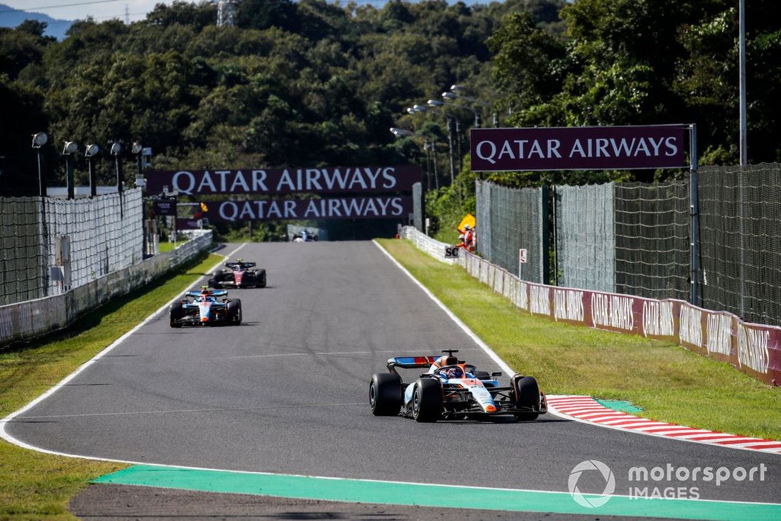 Alex Albon, Williams FW45, Logan Sargeant, Williams FW45, Zhou Guanyu, Alfa Romeo C43