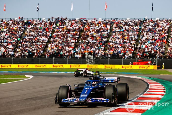 Pierre Gasly, Alpine A523, Daniel Ricciardo, AlphaTauri AT04