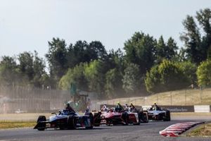 Dan Ticktum, NIO 333 FE Team, NIO 333 ER9, Norman Nato, Nissan Formula E Team, Nissan e-4ORCE 04, ad Jake Hughes, McLaren, e-4ORCE 04