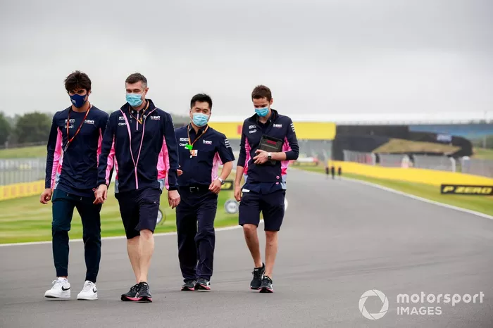 Lance Stroll, Racing Point, da un paseo por el circuito