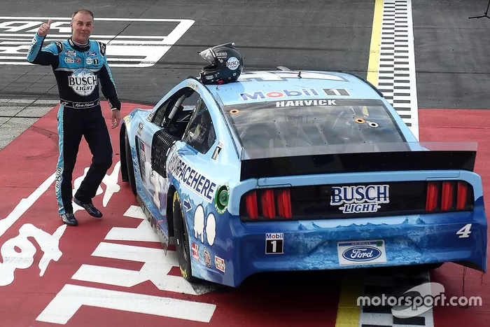 1. Kevin Harvick, Stewart-Haas Racing, Ford Mustang
