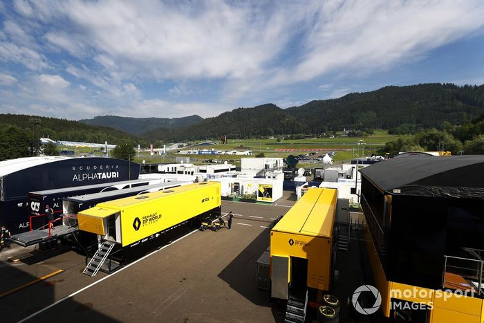 Preparativos del paddock