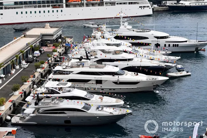Barcos em Mônaco