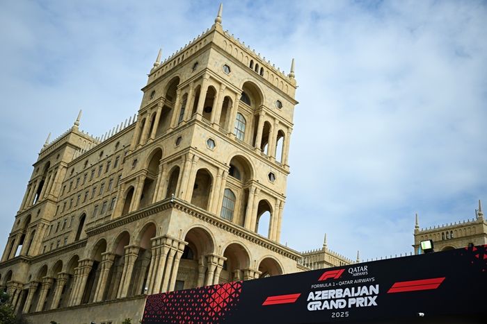 Surrounding architecture during practice 