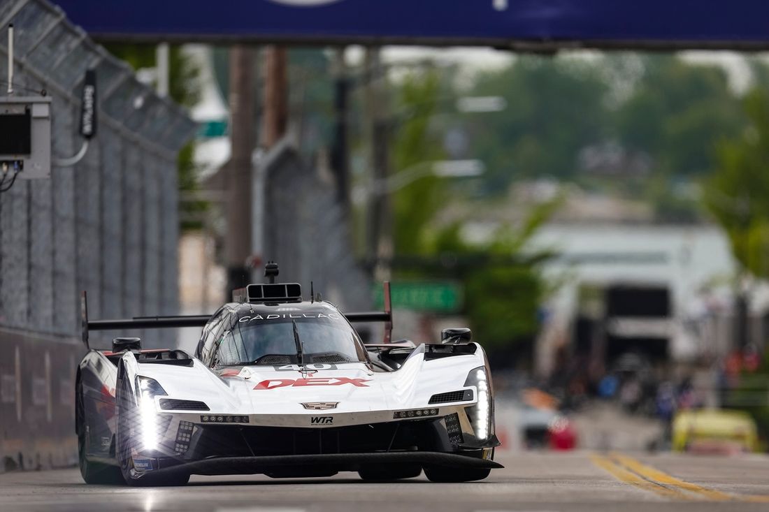 #40 Cadillac Wayne Taylor Racing Cadillac V- Series.R: Jordan Taylor, Louis Deletraz