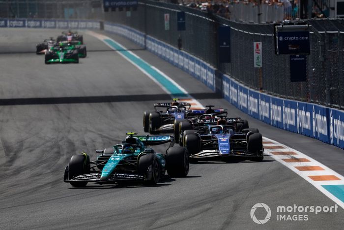 Fernando Alonso, Aston Martin AMR24, Alex Albon, Williams FW46, Esteban Ocon, Alpine A524, Logan Sargeant, Williams FW46