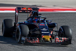 Daniil Kvyat, Scuderia Toro Rosso STR11, mit Cockpitschutz Halo