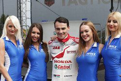 Norbert Michelisz, Honda Racing Team JAS, Honda Civic WTCC with WTCC-girls