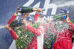 LMGT Am Podio: ganadores de clase #62 Scuderia Corsa Ferrari 458 Italia: Bill Sweedler, Jeff Segal,