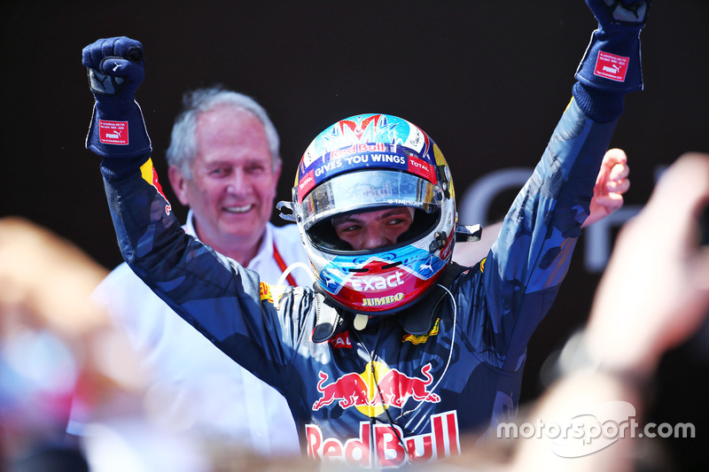 Sieger Max Verstappen, Red Bull Racing feiert im Parc Ferme