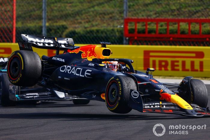 Max Verstappen, Red Bull Racing RB20, Lewis Hamilton, Mercedes F1 W15, chocan