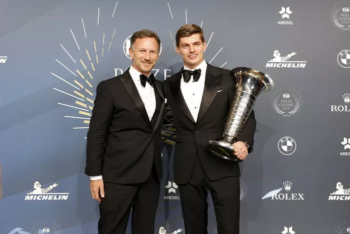 Max Verstappen, campeón de Fórmula 1 2021 y Christian Horner