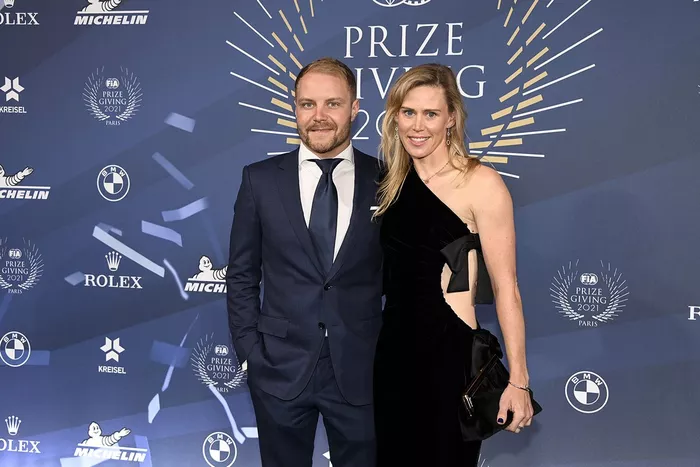 Valtteri Bottas, Mercedes con Tiffany Cromwel