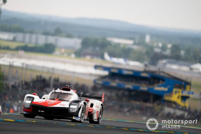 #7 Toyota Gazoo Racing Toyota GR010 - Hybrid Hypercar, Mike Conway, Kamui Kobayashi, José María López